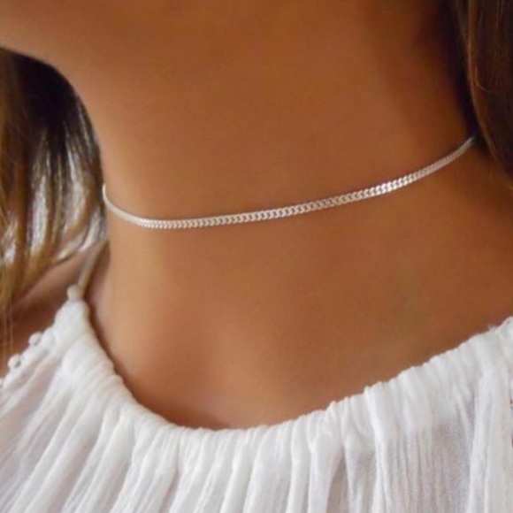 Jewelry - ✨✨Tiny Silver Cuban Choker✨✨